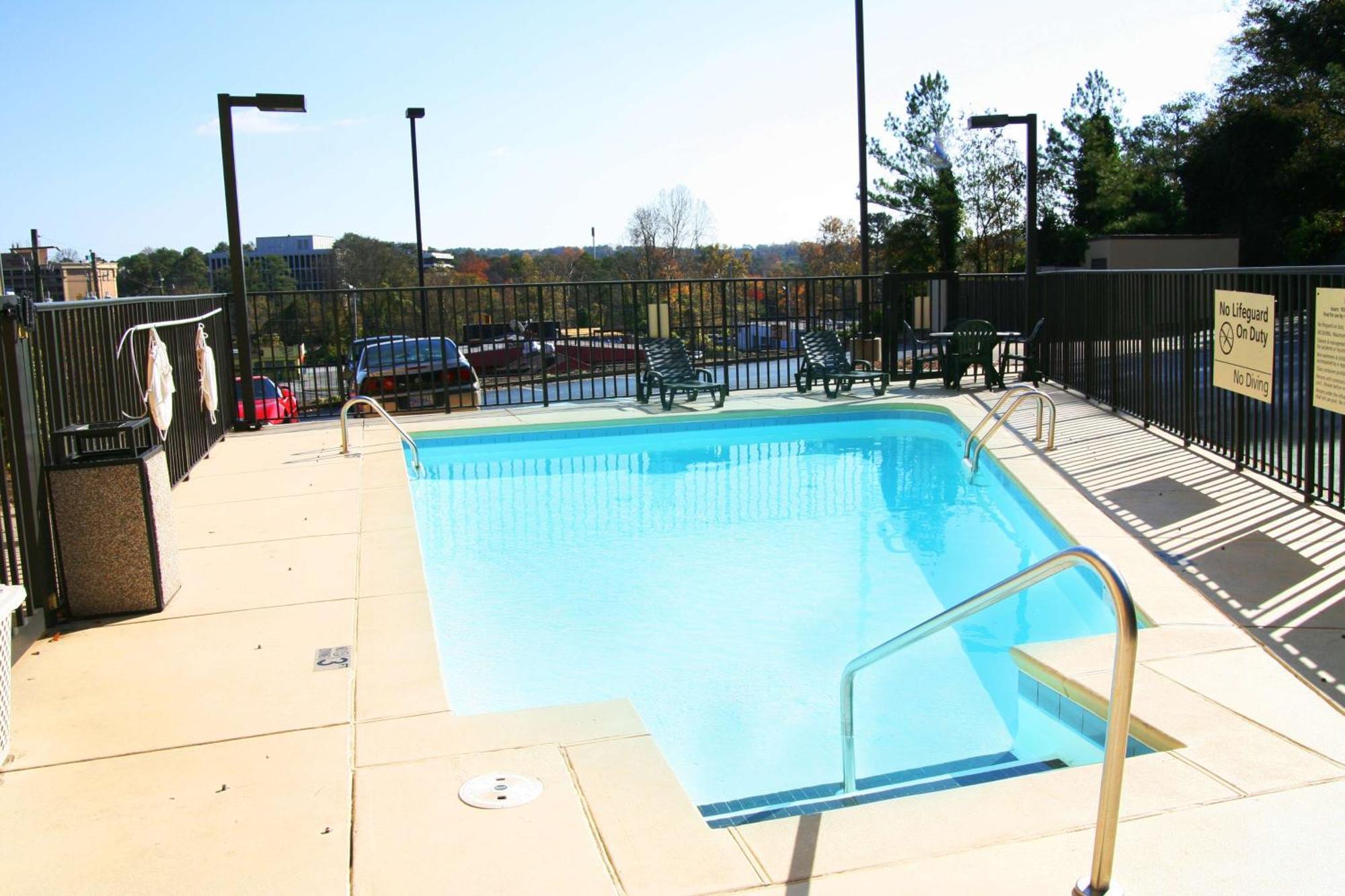 Hampton Inn Atlanta-North Druid Hills Zewnętrze zdjęcie